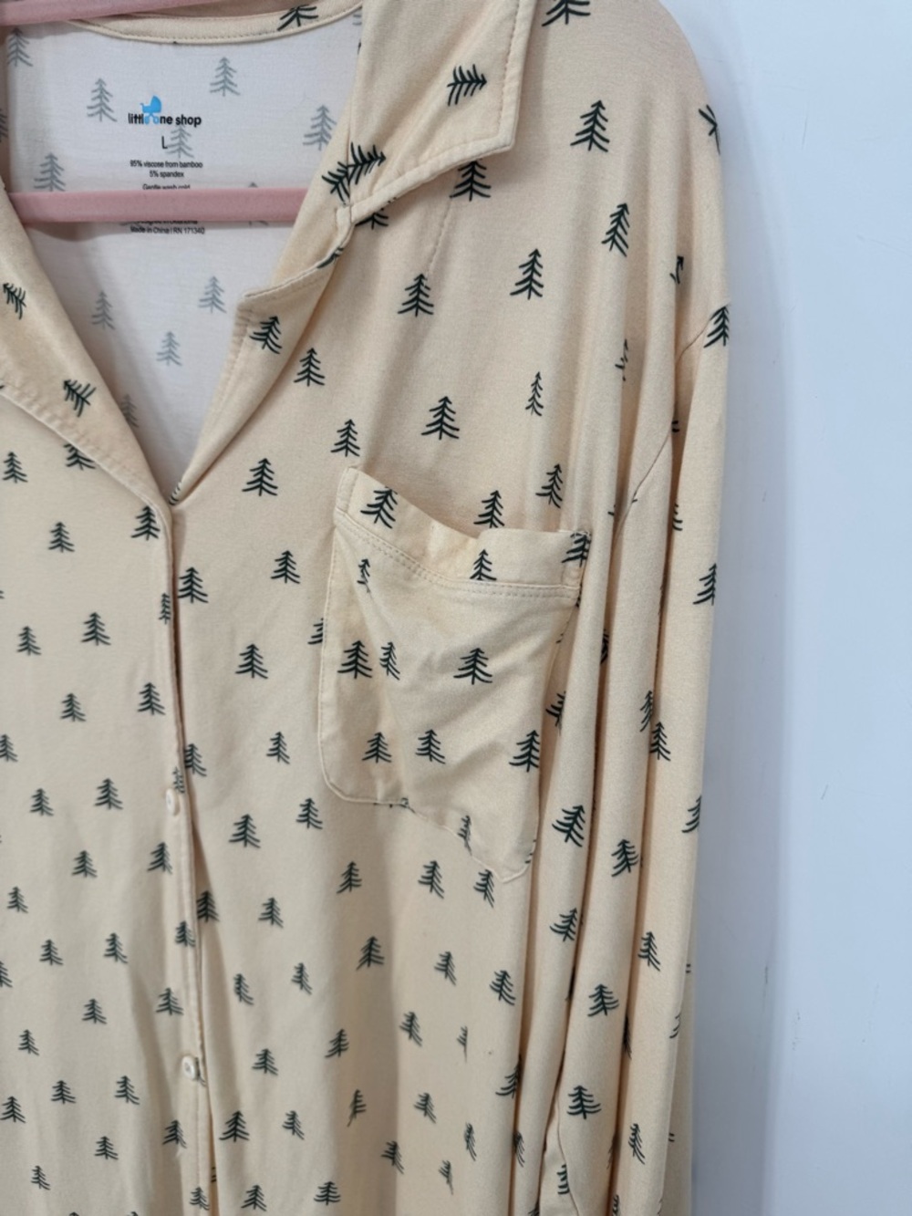 Little One Shop Cream Button-Up Bamboo Pajama Top with Tree Print Size Large - Picture 3 of 4